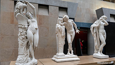 Musée d'Orsay : terrasse avec sculptures 